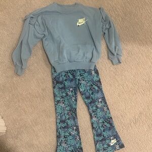 Girls Nike Sweatshirt and Floral Leggings Set